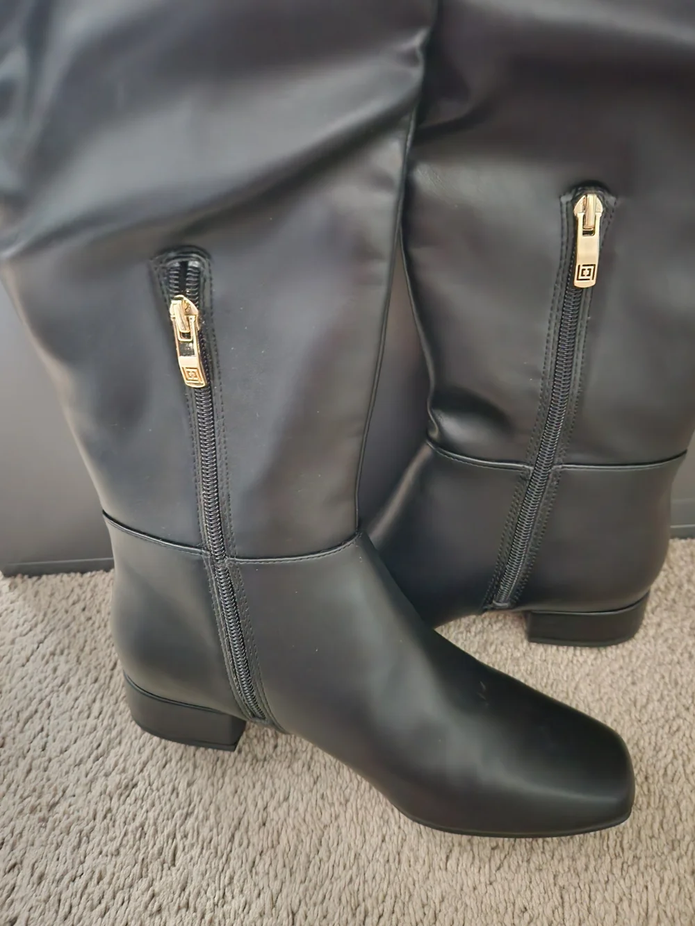 New in Box Liz Claiborne LC Dover Black Knee High Boots Women's Size 6.5M Memory